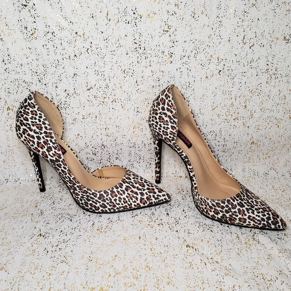 Wild Diva White Leopard Pointed Toe Heels - Picture 4 of 9